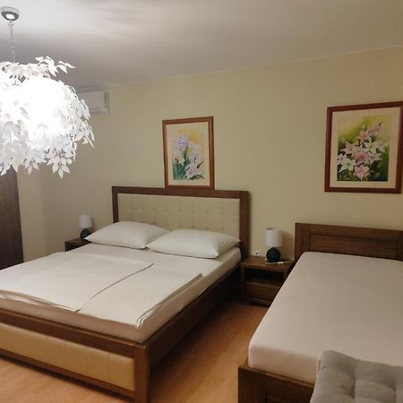 Apartmani Am クルク エクステリア 写真