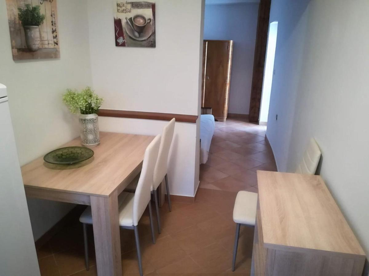 Apartmani Am クルク エクステリア 写真